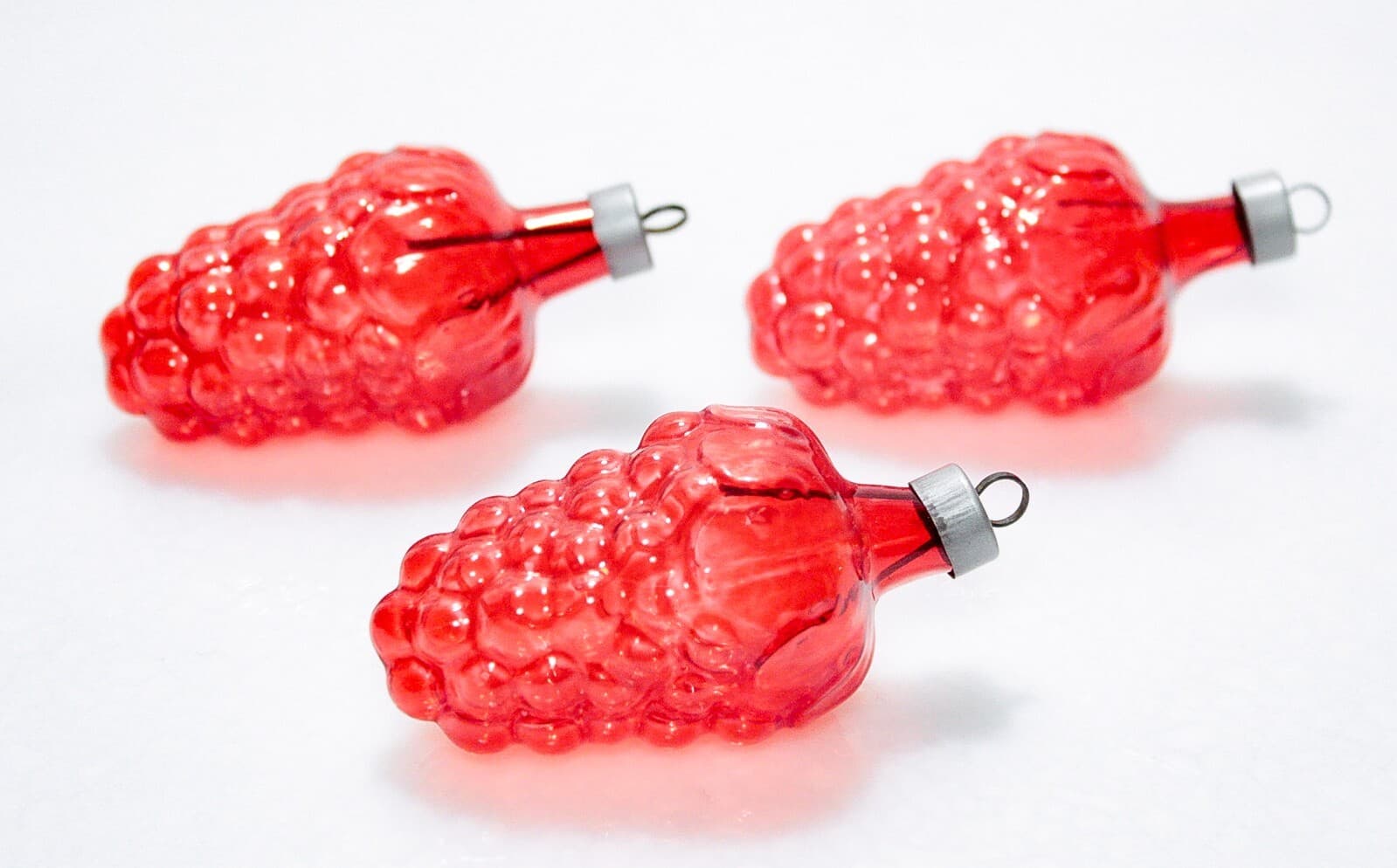3 Vintage Red Made In Germany Grape Clusters Fruit Glass Christmas Ornaments - Thumbnail 4