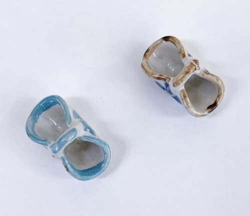 2 Vintage Miniature Hand Painted Floral Ceramic Baskets Dollhouse Accessory 1:12 - Thumbnail 3