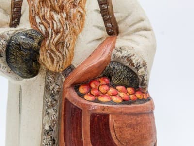 Vaillancourt 1991 Vintage Father Christmas Folk Art Santa Chalkware Figure #395 - Thumbnail 5