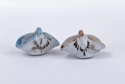 2 Vintage Miniature Hand Painted Floral Ceramic Baskets Dollhouse Accessory 1:12 - Thumbnail 2
