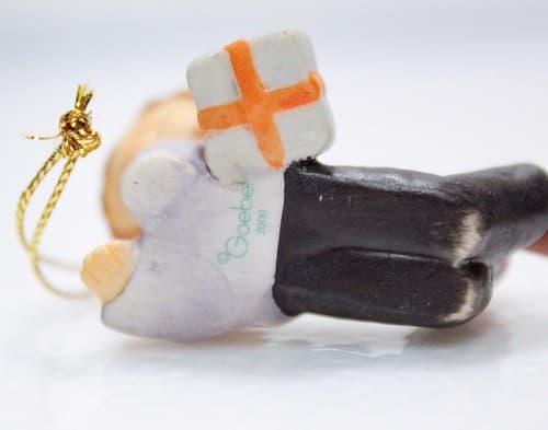 Berta Hummel Goebel 2000 "What Could It Be" Porcelain Christmas Ornament - Thumbnail 3
