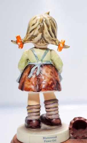 GOEBEL HUMMEL Germany "Flower Girl" Porcelain Figurine On Wood Base TMK6 - Thumbnail 5