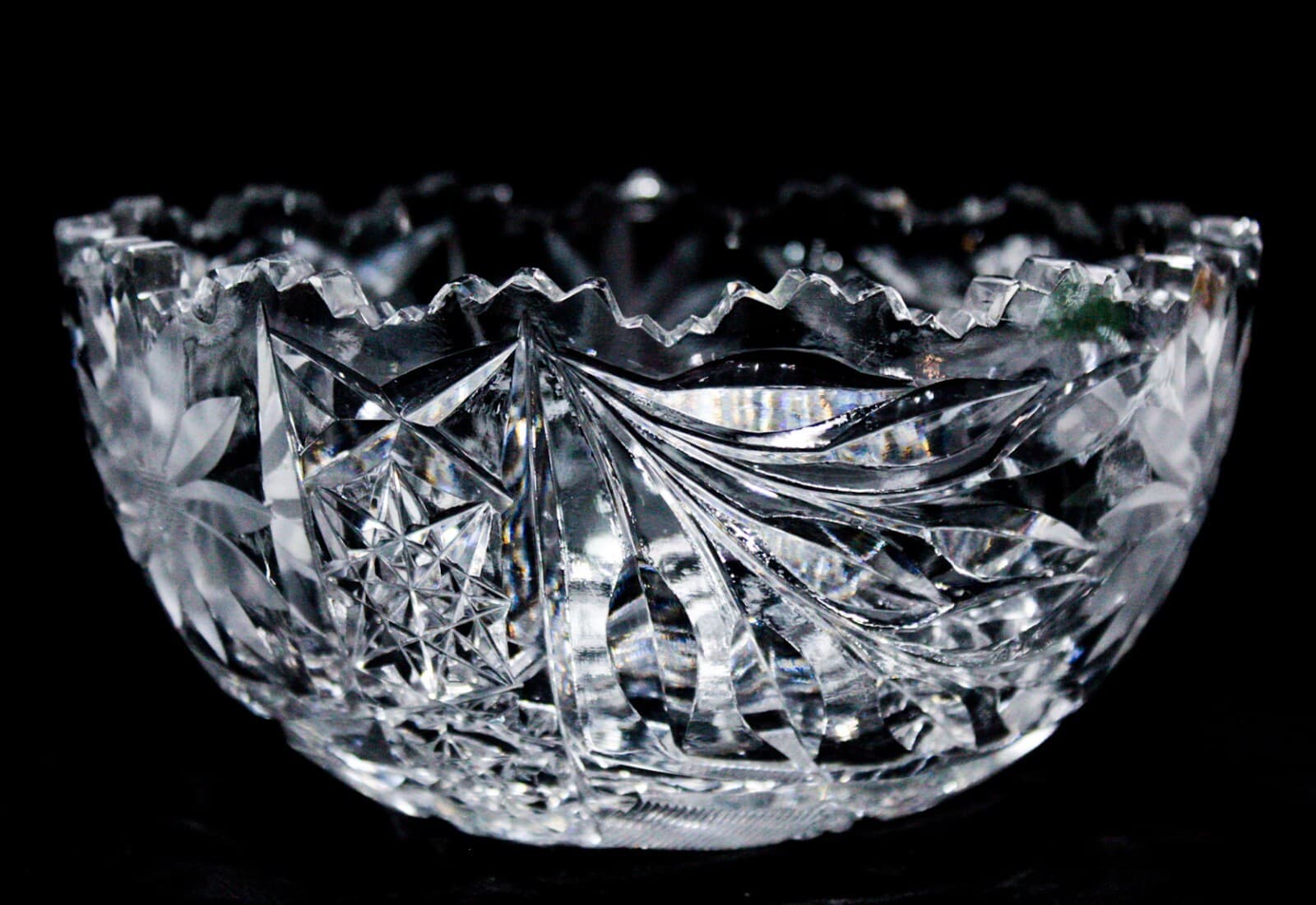 Antique American Brilliant ABP Deep Cut Crystal Heavy Thick Leaf Motif Bowl - Thumbnail 2