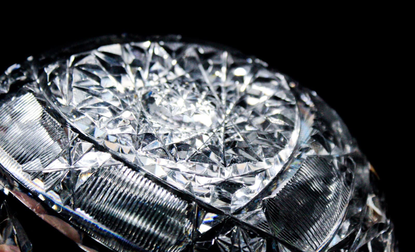 Antique American Brilliant ABP Deep Cut Crystal Heavy Thick Leaf Motif Bowl - Thumbnail 7