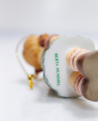Berta Hummel Goebel 1999 "A Treat For St. Nick" Porcelain Christmas Ornament - Thumbnail 3