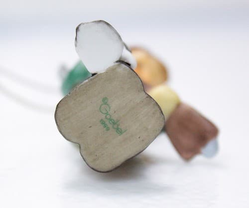 Berta Hummel Goebel 1999 "Little Snow Shoveler" Porcelain Christmas Ornament - Thumbnail 3