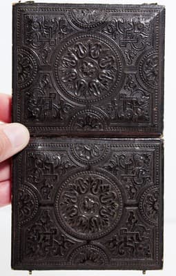 Antique 1860's Civil War Era Daguerreotype Posed Family In Full Leather Case - Thumbnail 3