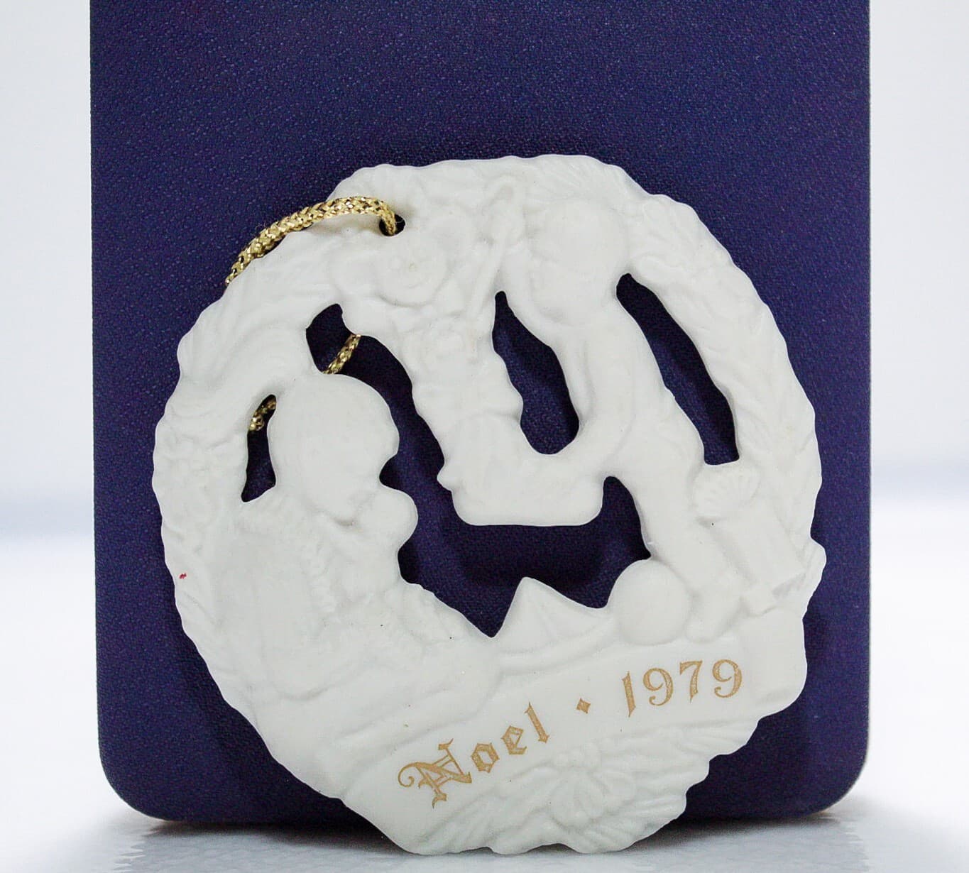 GORHAM 1979 Vintage Annual Limited Ed. Noel Joys Of Christmas Porcelain Ornament - Thumbnail 3