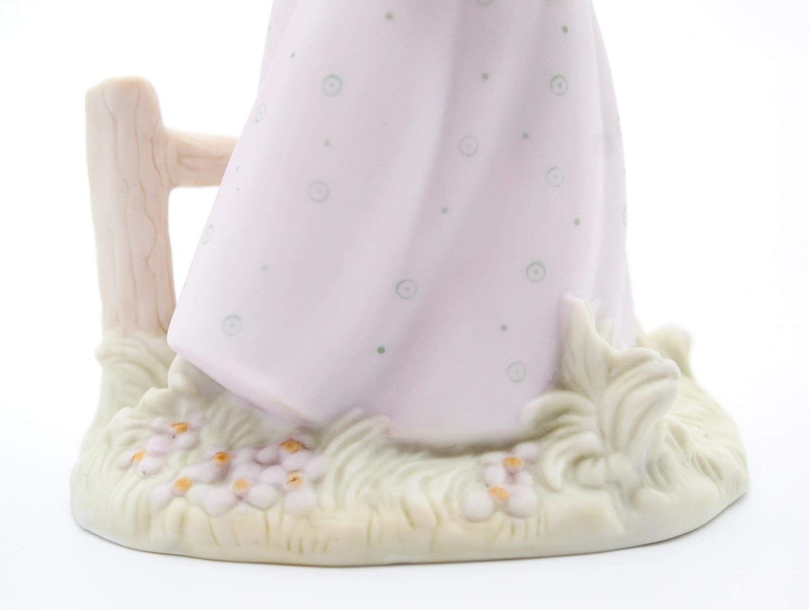 Precious Moments Voices Of Spring Enesco Porcelain Figurine 1985 - Thumbnail 5