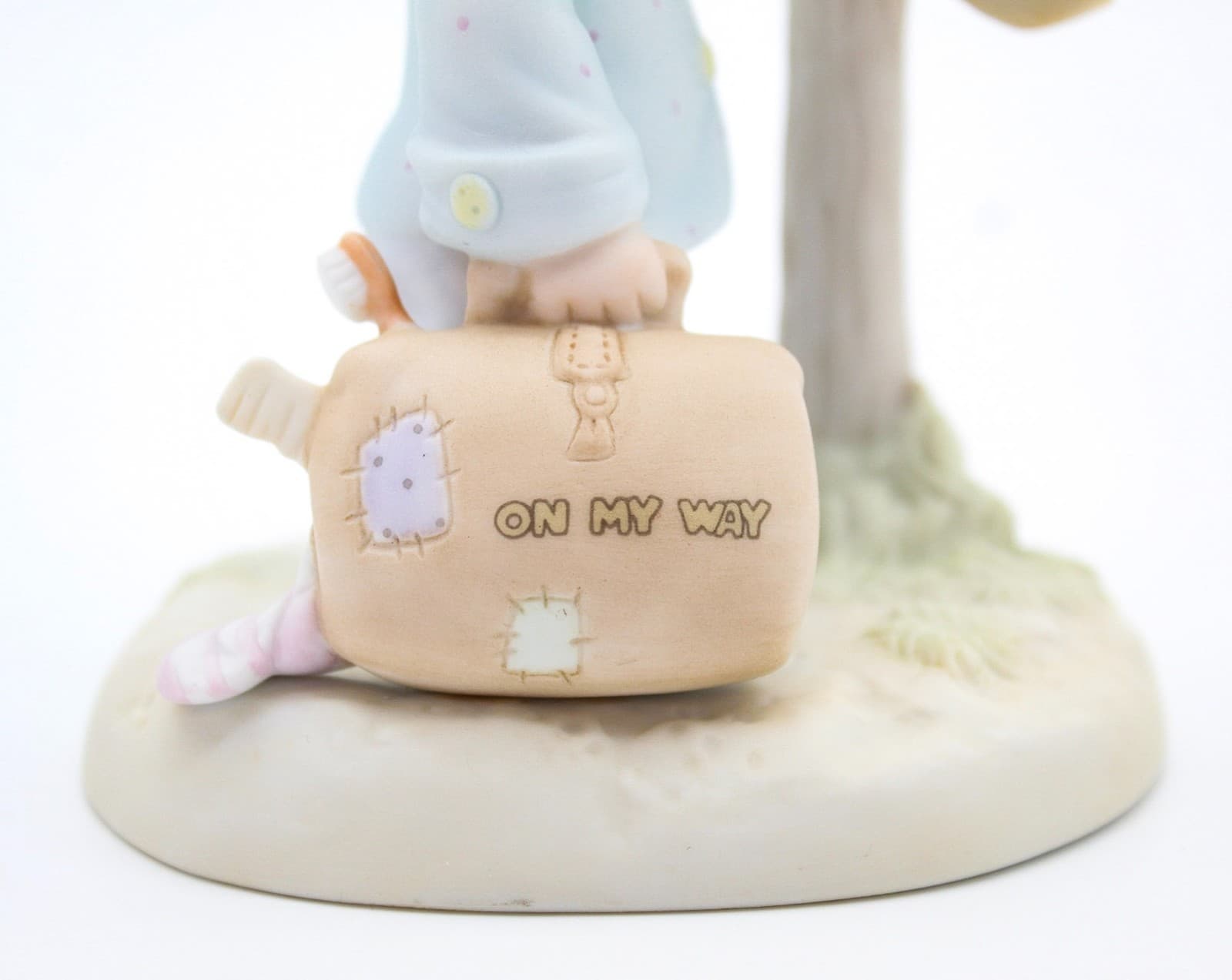 Precious Moments Jesus Is The Only Way Enesco Porcelain Figurine 1988 - Thumbnail 3