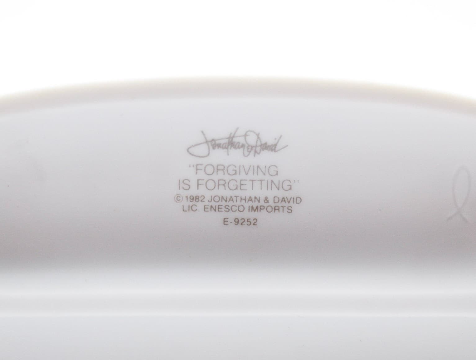 Precious Moments Forgiving Is Forgetting Enesco Porcelain Figurine 1982 - Thumbnail 7
