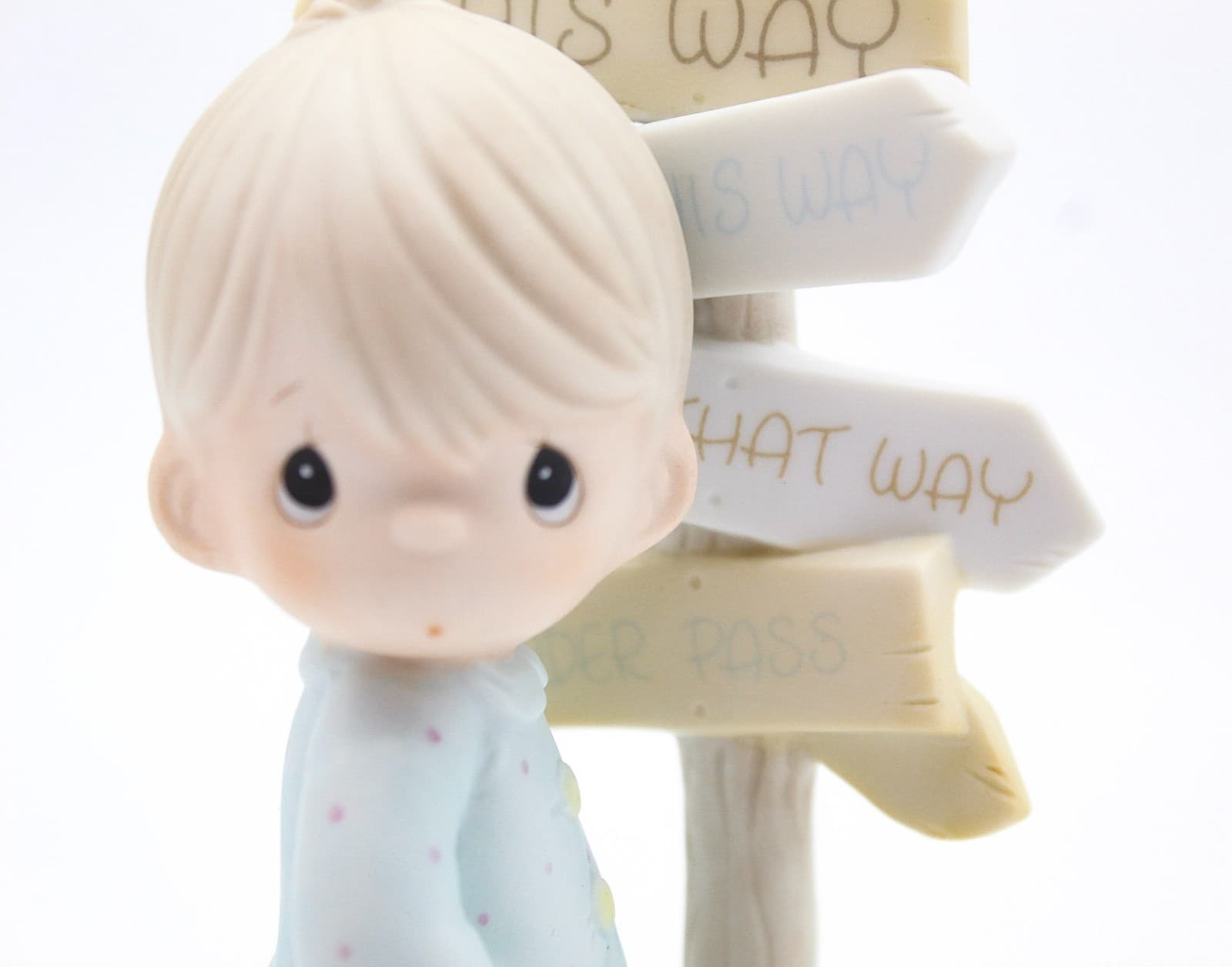 Precious Moments Jesus Is The Only Way Enesco Porcelain Figurine 1988 - Thumbnail 2