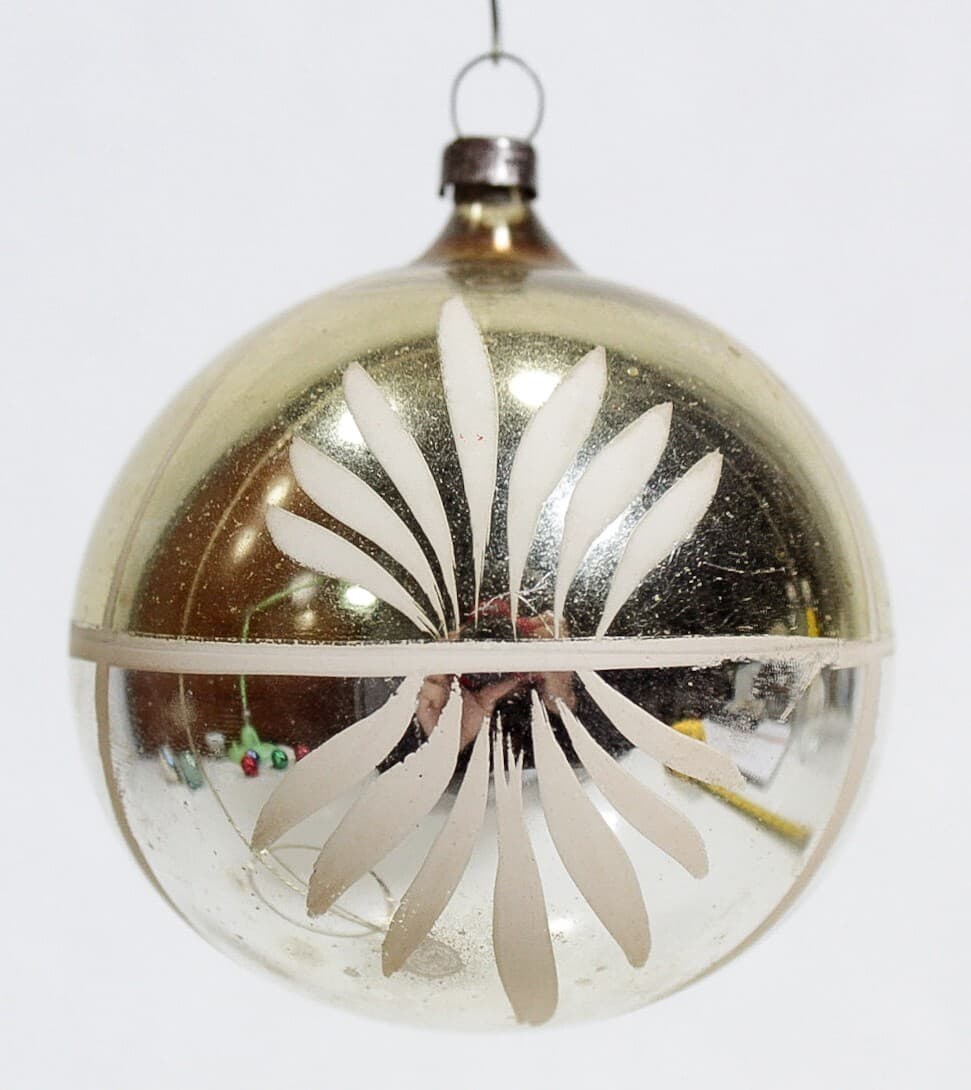 Vintage Old European Stencil Gold Hand Decorated Glass Christmas Ornament - Thumbnail 3