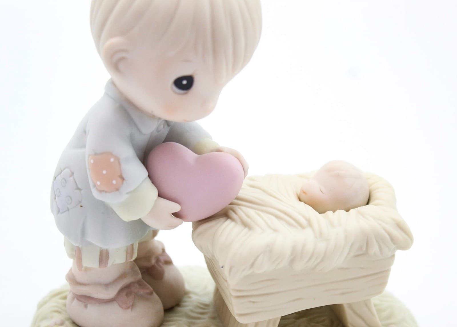 Precious Moments I'll Give Him My Heart Enesco Porcelain Figurine 1995 - Thumbnail 2