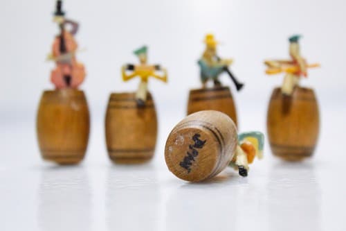 Vtg Set of 5 Japan Seated Beer Barrel Wood Band Music Band Miniature Figurines - Thumbnail 6
