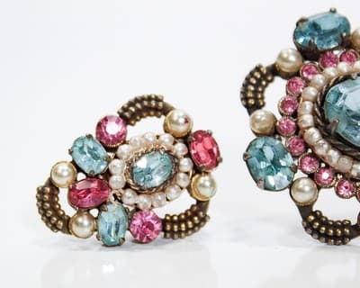 Vintage HOLLYCRAFT Blue & Pink Rhinestone Faux Seed Pearl Brooch & Earrings Set - Thumbnail 3