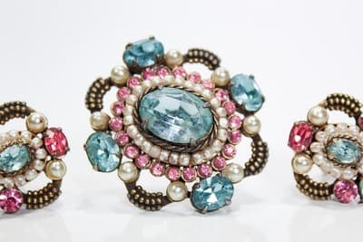 Vintage HOLLYCRAFT Blue & Pink Rhinestone Faux Seed Pearl Brooch & Earrings Set - Thumbnail 4