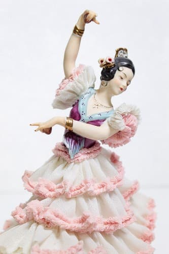 ALKA DRESDEN Germany "Carmen" Flamenco Laced Porcelain Dancer Figurine - Thumbnail 6