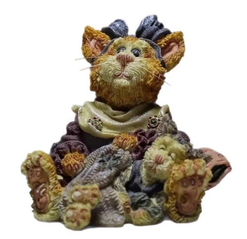 Boyds Bear & Friends Style # 371001 Maddie Purrkins w/ Puddycat Cat Nap Figurine - Image 1