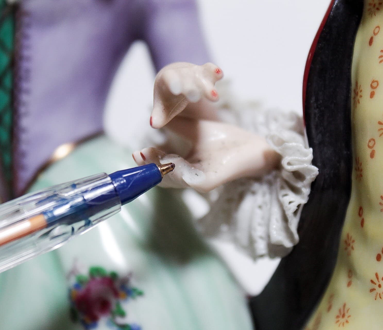 Antique Dresden Gemany Hand Painted Dancing Couple Lace Porcelain Figure - Thumbnail 12