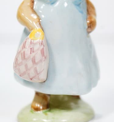 BESWICK ENGLAND Beatrix Potter "Mrs. Flopsy Bunny" Porcelain Figurine - Thumbnail 3