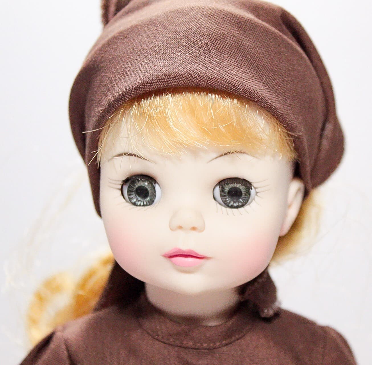 Madame Alexander Cinderella Poor Maid Doll Complete Tag & Box Vintage - Thumbnail 3