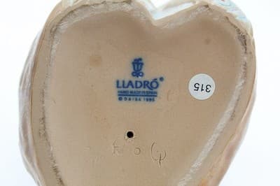 Vintage LLADRO Spain Artic Winter Eskimo Girl Porcelain Figure Sculpture - Thumbnail 6
