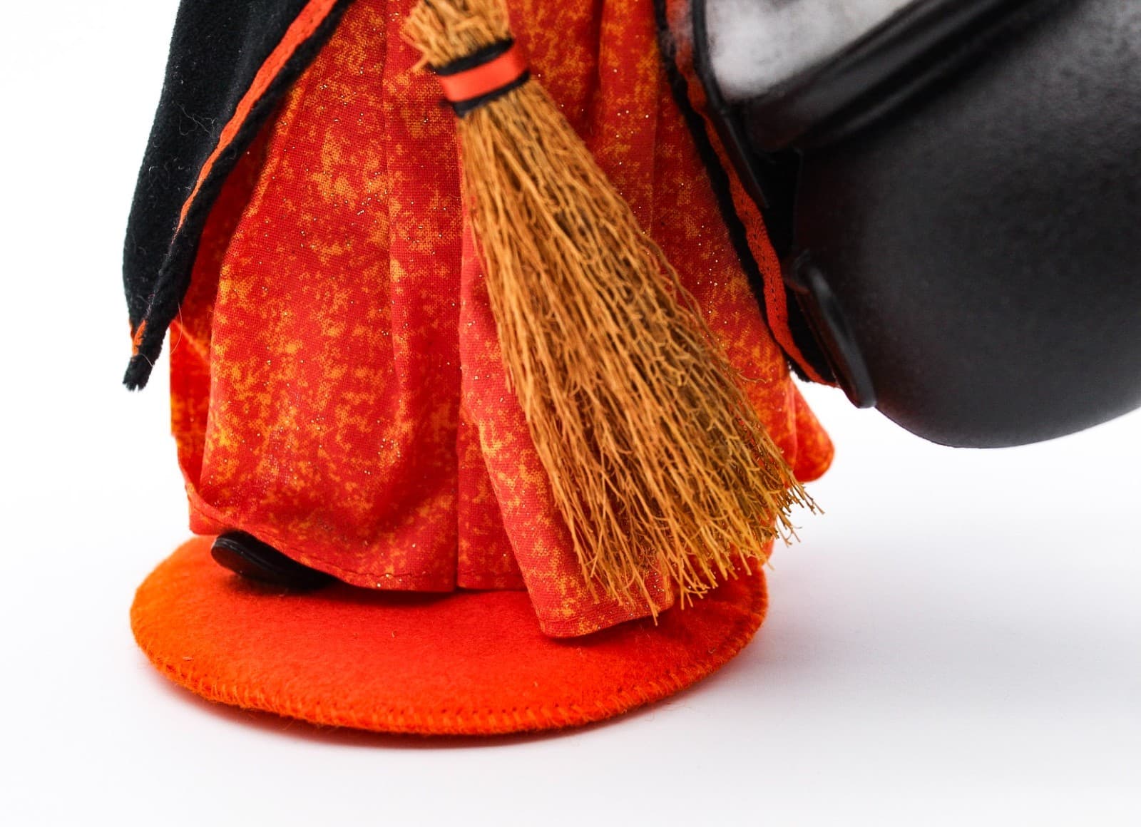 Annalee Mobilitee Moonlight Witch Orange With Broom Artisan Halloween Doll 11" - Thumbnail 4