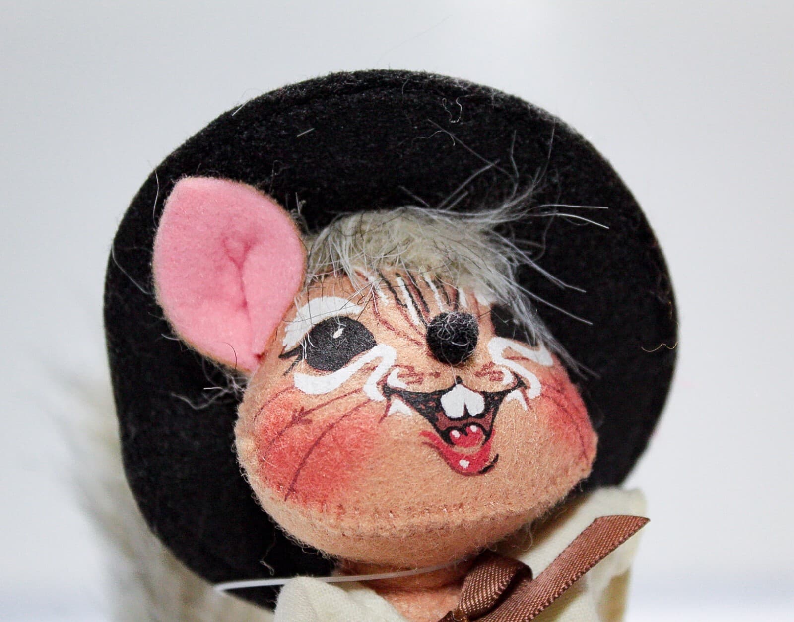 ANNALEE Mobilitee 2009 "Pilgrim Boy Chipmunk" Holiday Artisan Doll 6" w/ Tag - Thumbnail 2