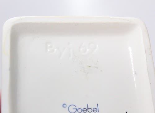 Vintage Goebel Hummel 1970 Charlot Byj #69 "Bachler Degree" Porcelain Figurine - Thumbnail 9