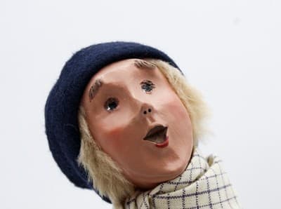 Byers' Choice 2004 Dutch Man With Wooden Toy Soldier The Carolers Christmas Doll - Thumbnail 2