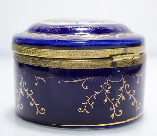 Vintage French Gold Gilt Cobalt Blue Porcelain Round Trinket Box - Thumbnail 6