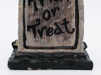 Resin "Trick Or Treat" Black Cat Holding Tombstone Halloween Holiday Figurine - Thumbnail 4