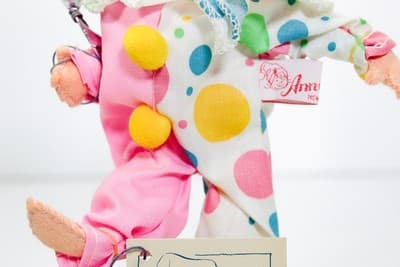 1990 ANNALEE Doll Society MOBILITEE Girl Birthday Clown Balloon Artisan Doll - Thumbnail 4