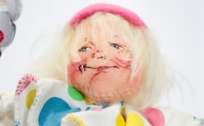 1990 ANNALEE Doll Society MOBILITEE Girl Birthday Clown Balloon Artisan Doll - Thumbnail 2