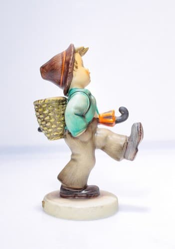 Vintage HUMMEL Germany "Globe Trotter" Hand Painted Porcelain Figurine - Thumbnail 4