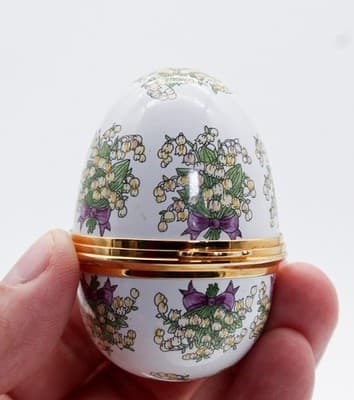 STAFFORDSHIRE ENAMELS Hand Painted Lilys Of The Valley Egg Shaped Trinket Box - Thumbnail 2
