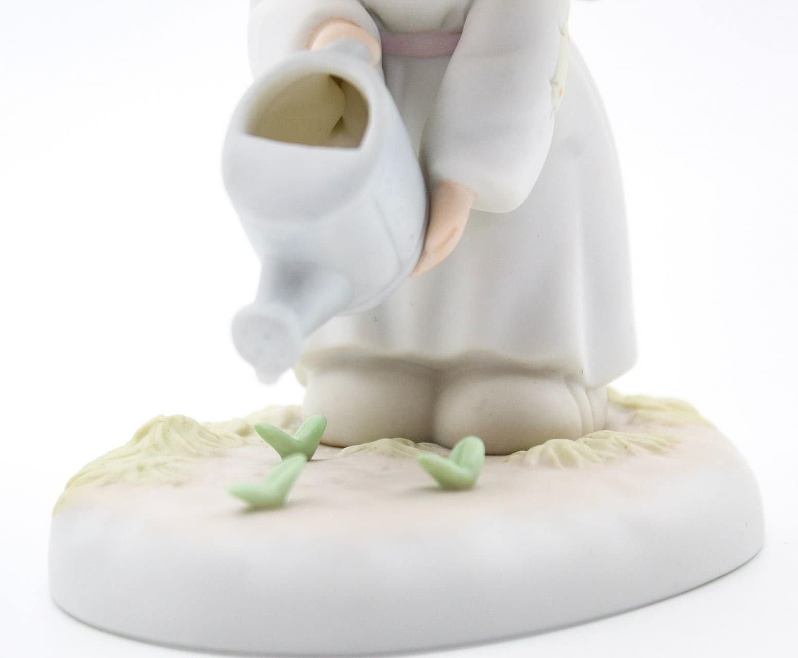 Precious Moments Some Paint, Some Water, But Go Giveth The Increase Figurine - Thumbnail 3