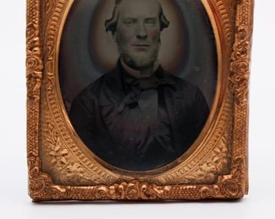 Antique Civil War Era 1860's Daguerreotype Gentleman Photo - Thumbnail 3