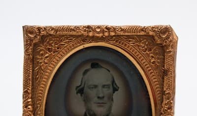 Antique Civil War Era 1860's Daguerreotype Gentleman Photo - Thumbnail 2