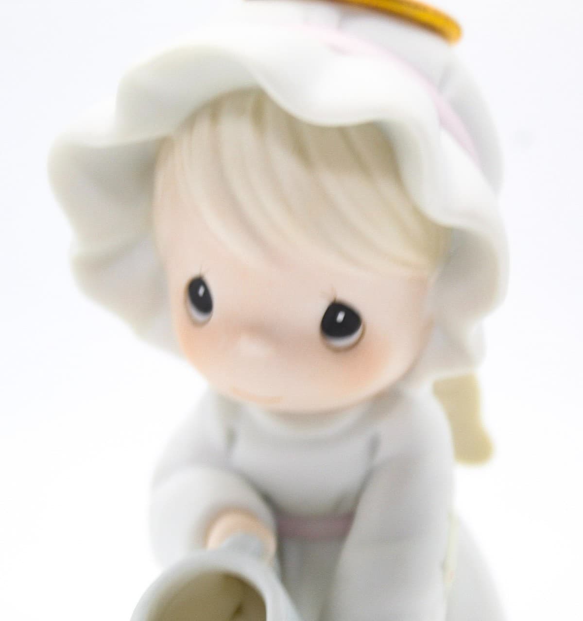 Precious Moments Some Paint, Some Water, But Go Giveth The Increase Figurine - Thumbnail 2