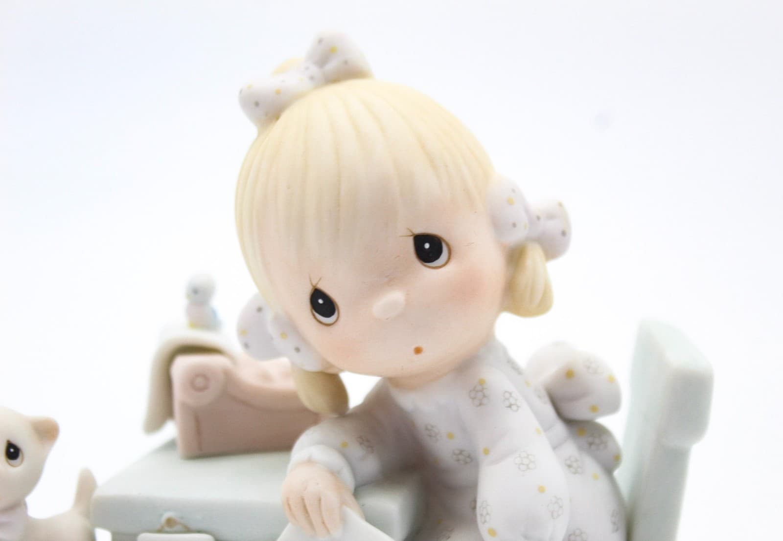Precious Moments Praise The Lord Anyhow Enesco Porcelain Figurine 1982 - Thumbnail 2