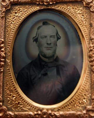 Antique Civil War Era 1860's Daguerreotype Gentleman Photo - Thumbnail 6