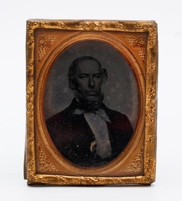 Antique Civil War Era 1860's Daguerreotype Gentleman In Suit Photo - Thumbnail 9