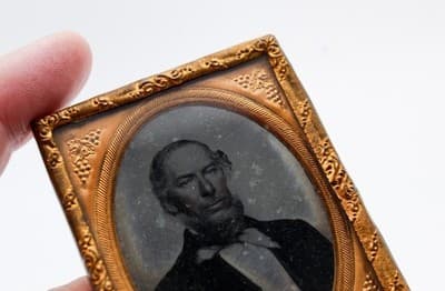 Antique Civil War Era 1860's Daguerreotype Gentleman In Suit Photo - Thumbnail 6
