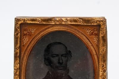 Antique Civil War Era 1860's Daguerreotype Gentleman In Suit Photo - Thumbnail 2