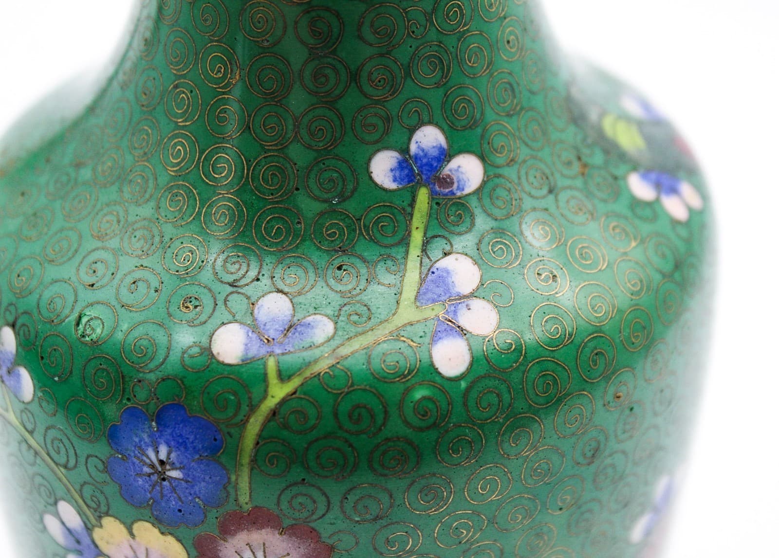 20th Century Chinese Cloisonne Enamel Green Cherry Blossom Motif Scrollwork Vase - Thumbnail 18