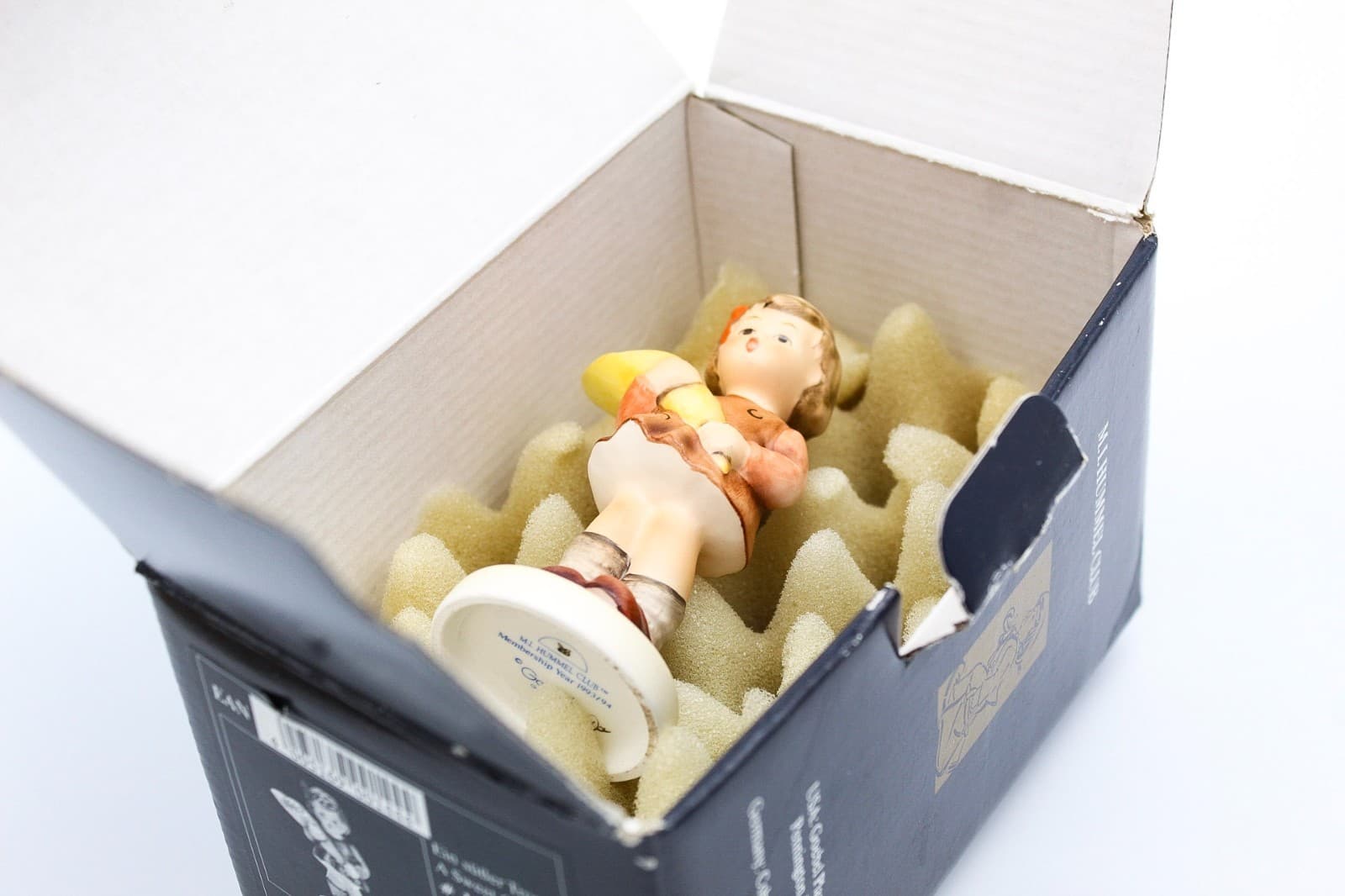 Hummel Goebel A Sweet Offering Germany #549/3/0 Porcelain Figurine TMK-7 In Box - Thumbnail 12