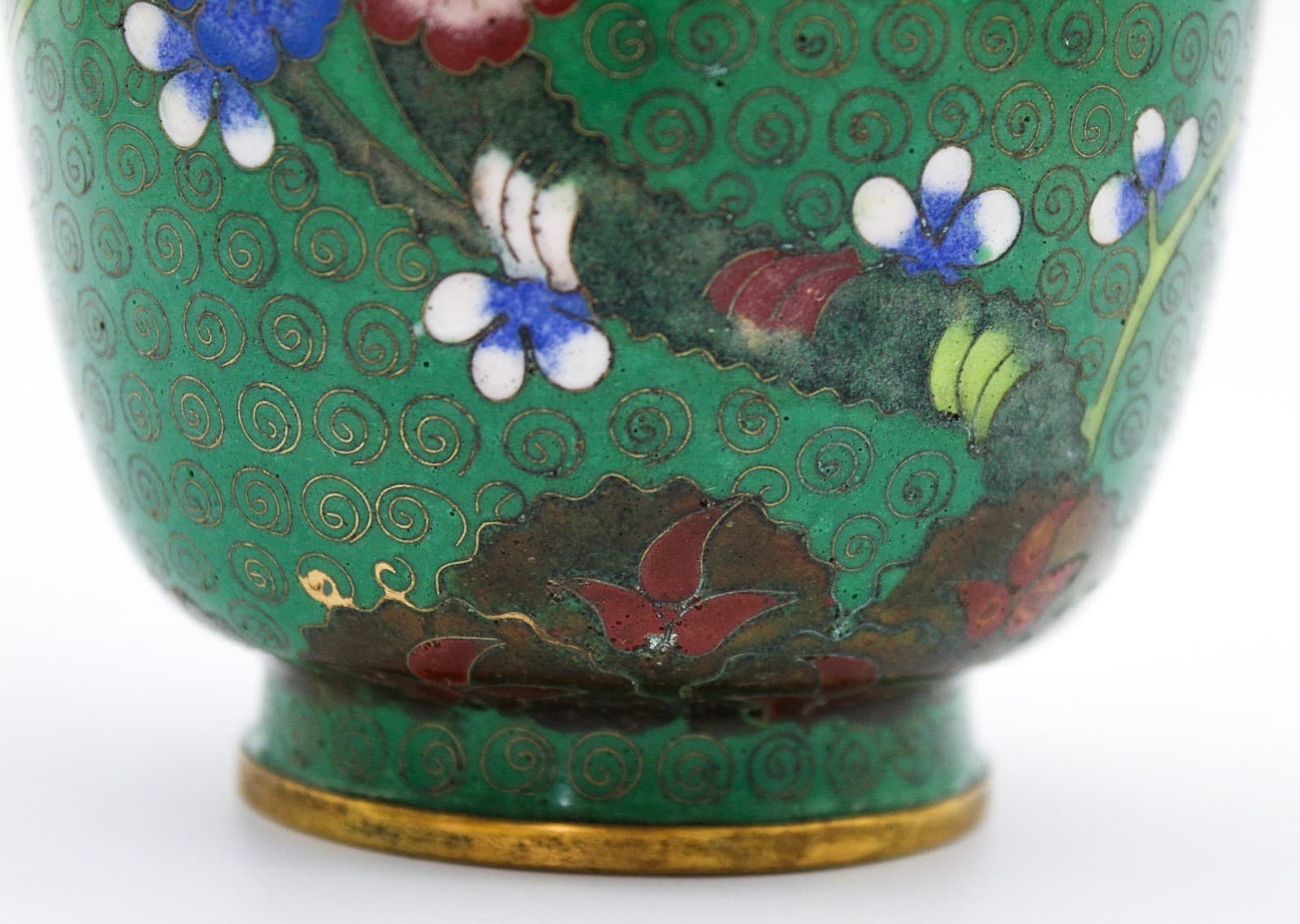 20th Century Chinese Cloisonne Enamel Green Cherry Blossom Motif Scrollwork Vase - Thumbnail 12