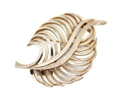 Vintage CROWN TRIFARI Gold Toned Textures Leaf Motif Statement Pin Brooch - Image 1